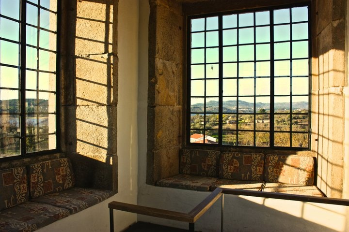 Comer e Dormir nas Terras do Demo