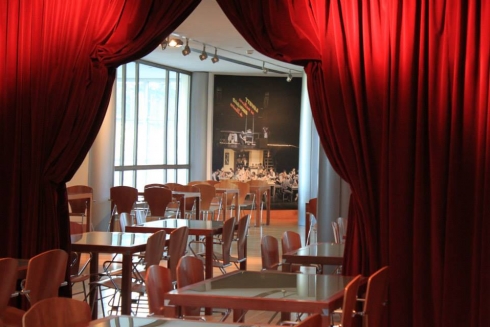 Bares e restaurantes em cena